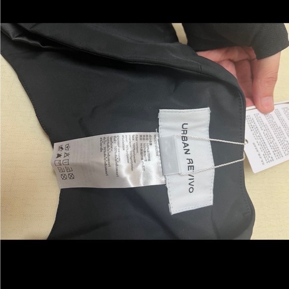 NWT Urban Revivo size 6 black puff sleeve crop jacket bolero blazer - Picture 5 of 12